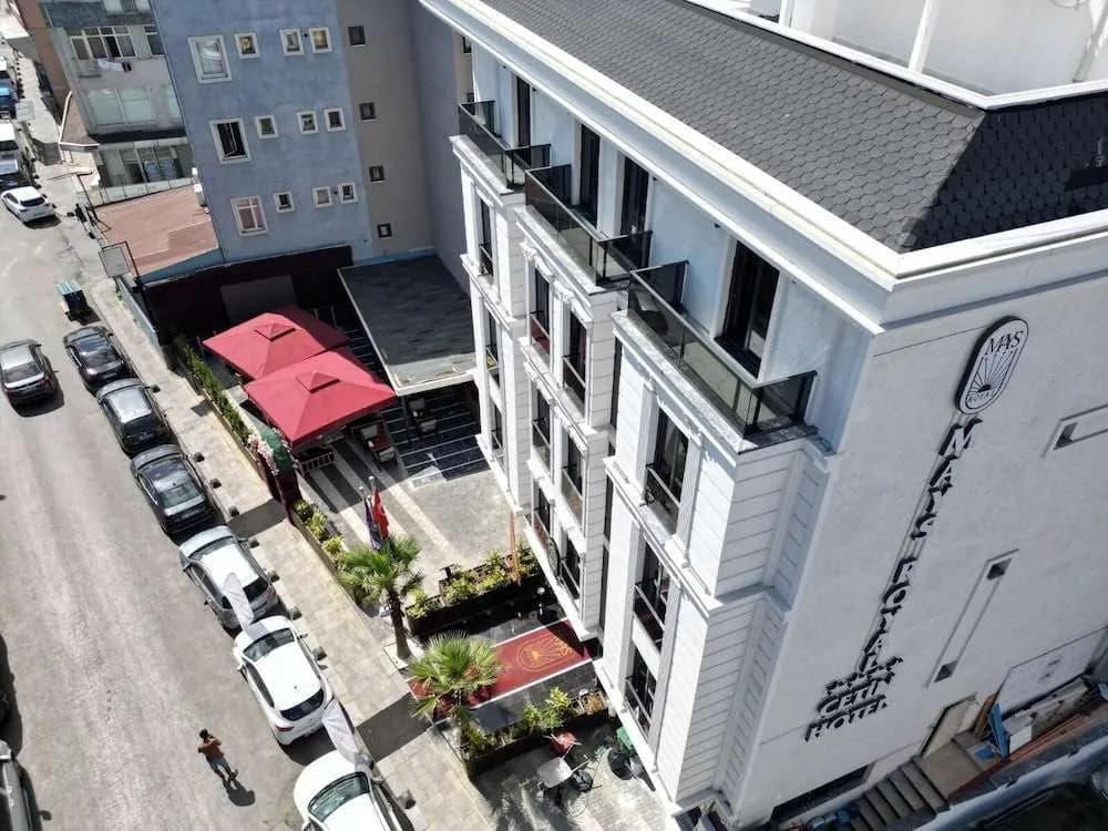 Mays Royal Hotel