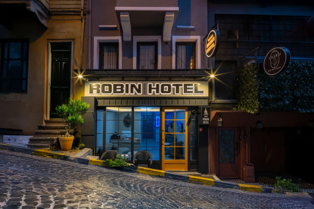 Robin Hotel