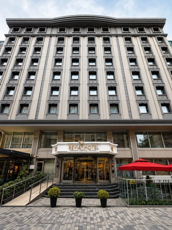 Revia Square Hotel