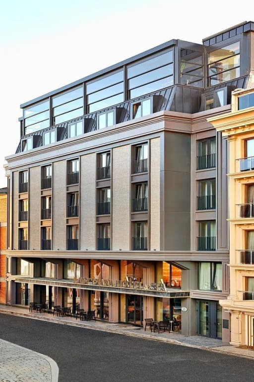 Lady Diana Hotel