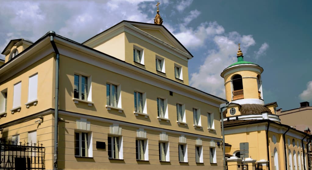 Menshicov Hotel