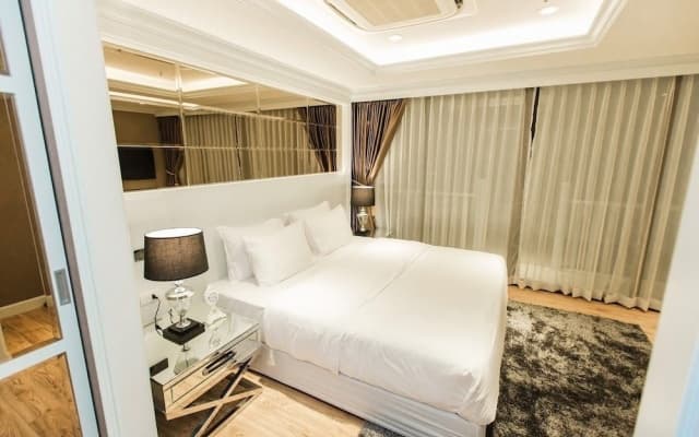 State Tower Silom By Haloth