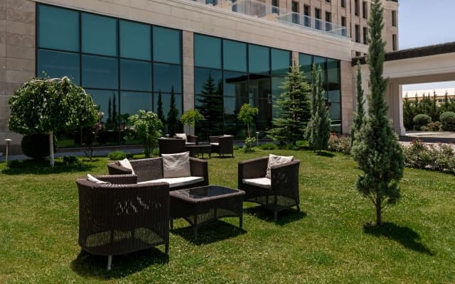 DoubleTree by Hilton Hotel Van