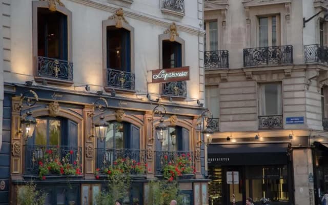 Le Notre Dame - Luxury Apartment with Seine View