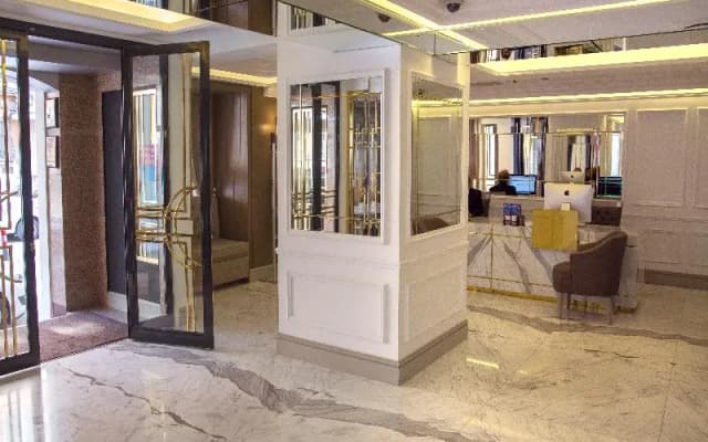 Mina Hotel