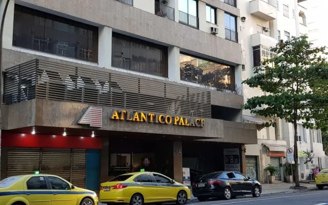 Amplo Imóvel Copa Posto 6 - Piscina