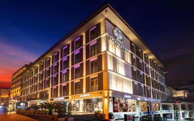 Doubletree By Hilton Istanbul Old Town Hotel