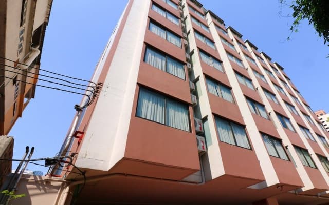 NIDA Rooms Bang Rak Emerald