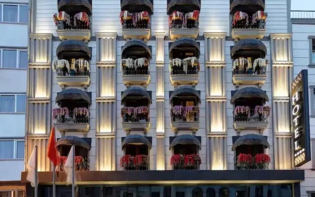 Skalion Hotel