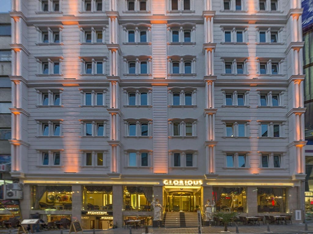 Glorious Hotel